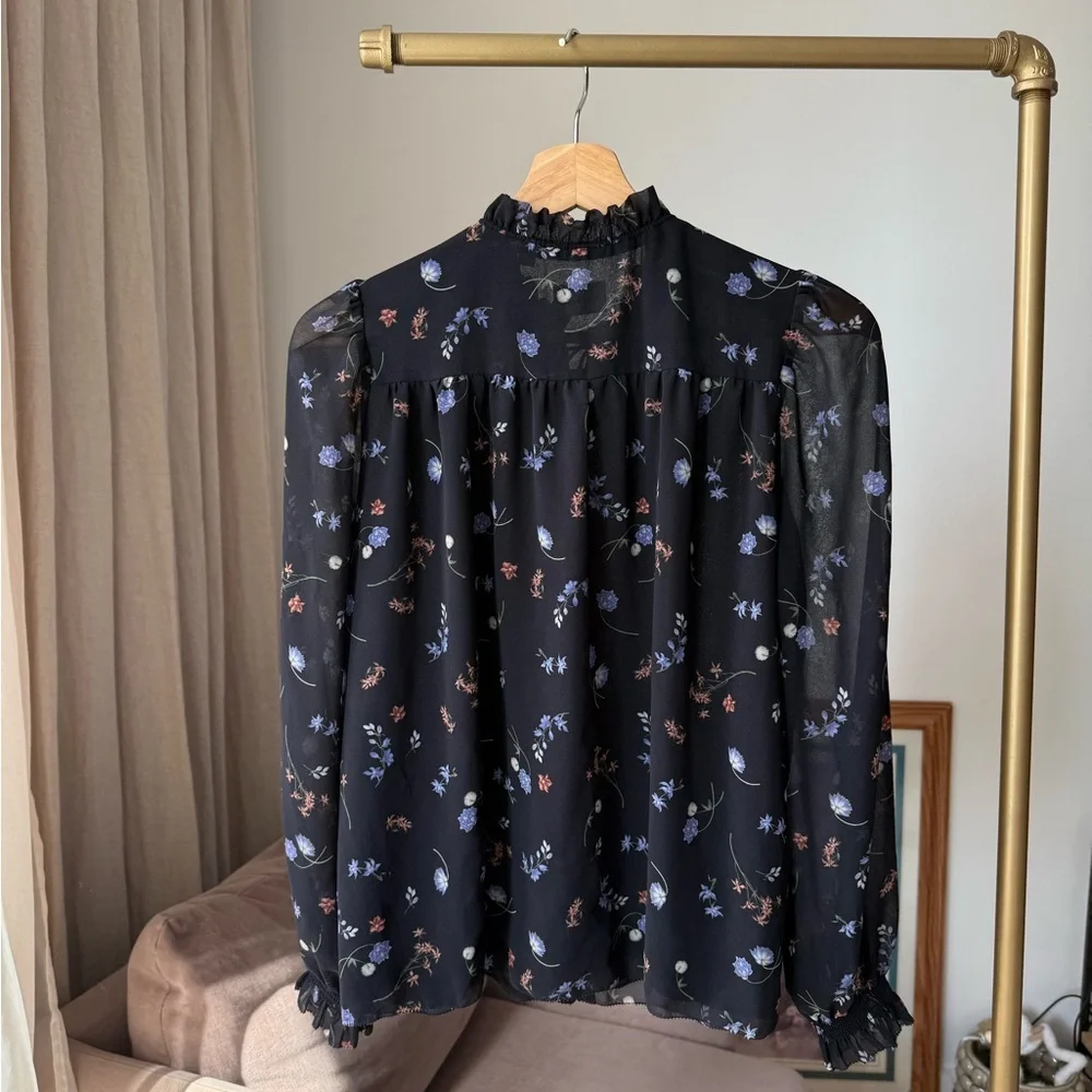 Aritzia Wilfred Floral Blouse Black Ruffle Tie Neck Lightweight – XS